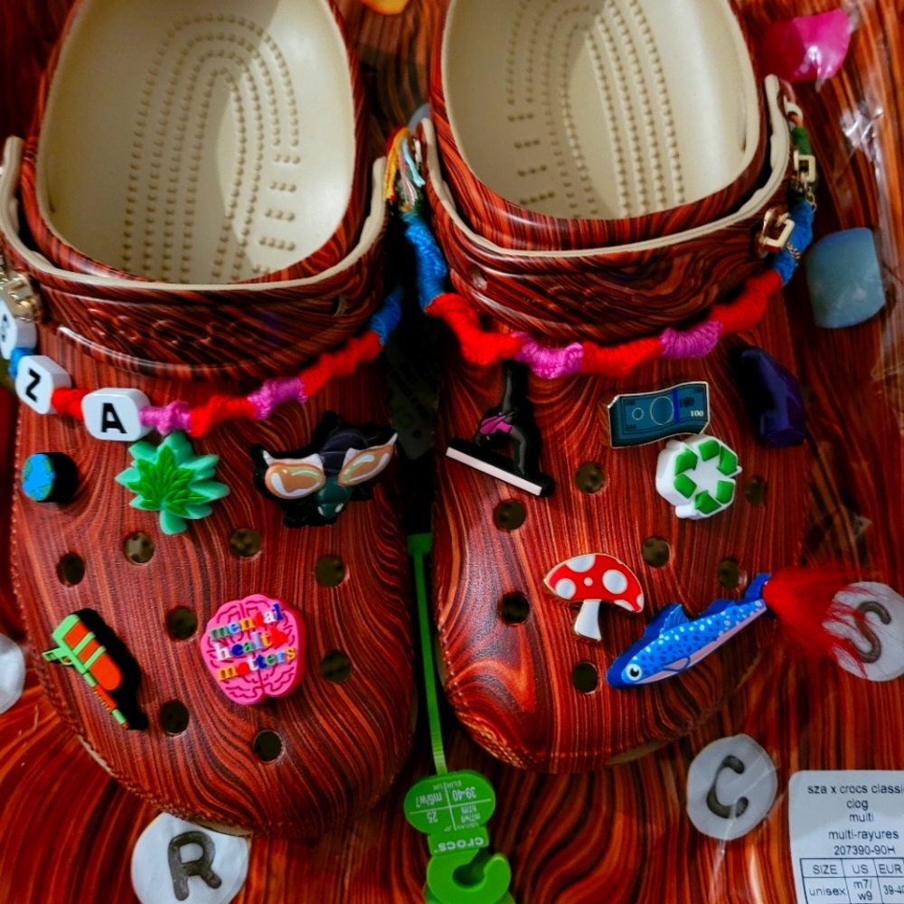 Sza crocs